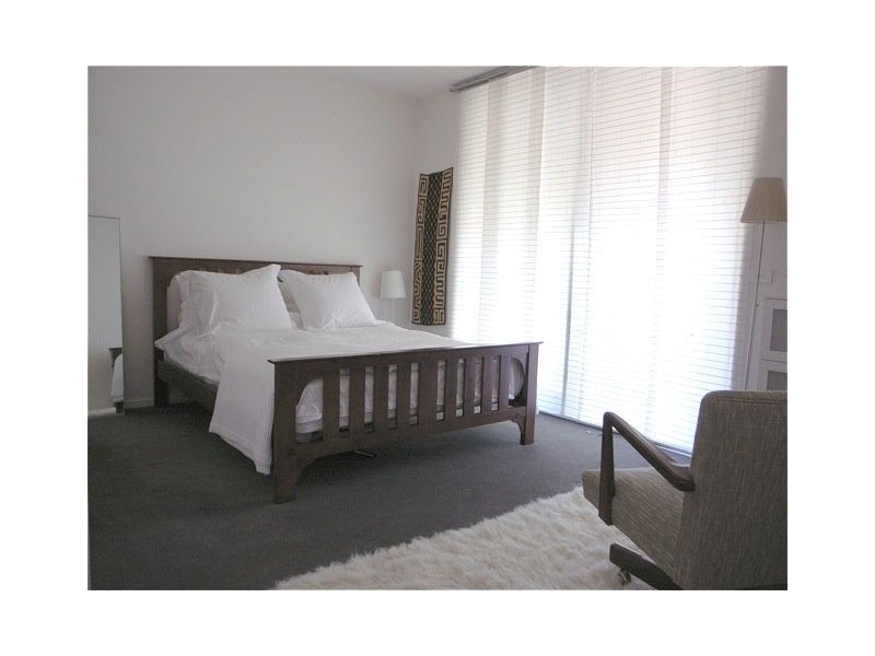 2/320 Drummond Street, Carlton VIC 3053