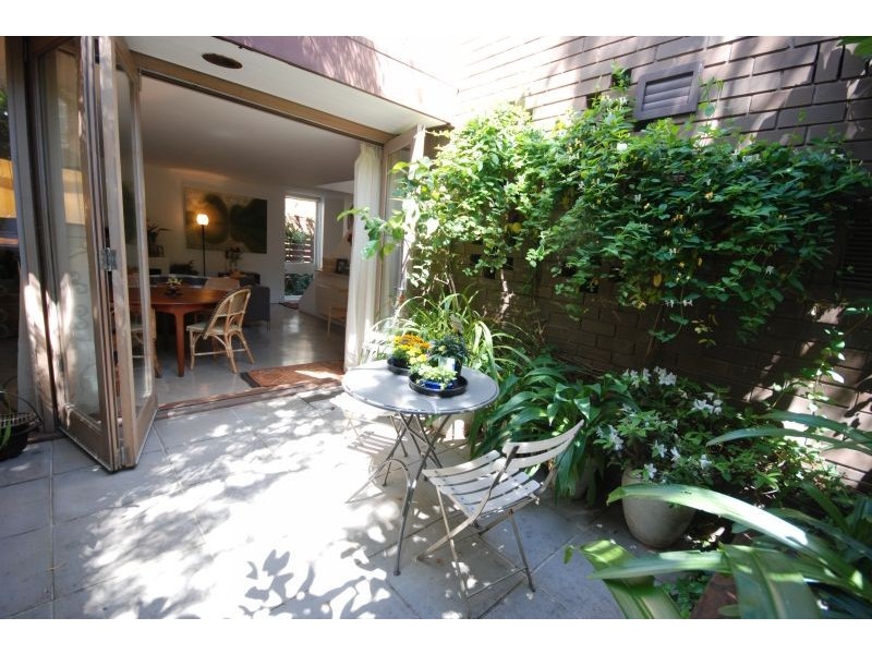 4/2 Anderson Street, South Yarra VIC 3141