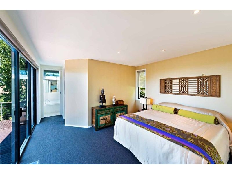 37 Woodland Street, Essendon VIC 3040