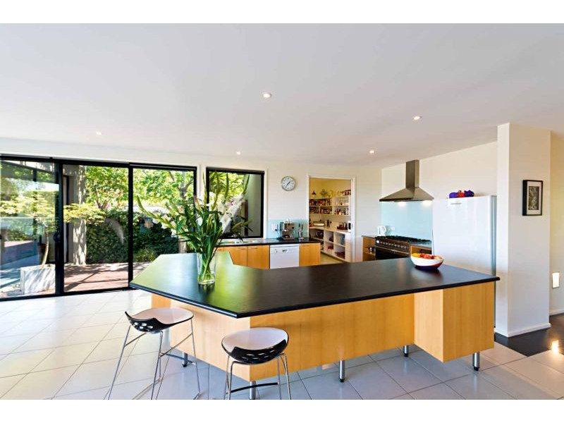 37 Woodland Street, Essendon VIC 3040