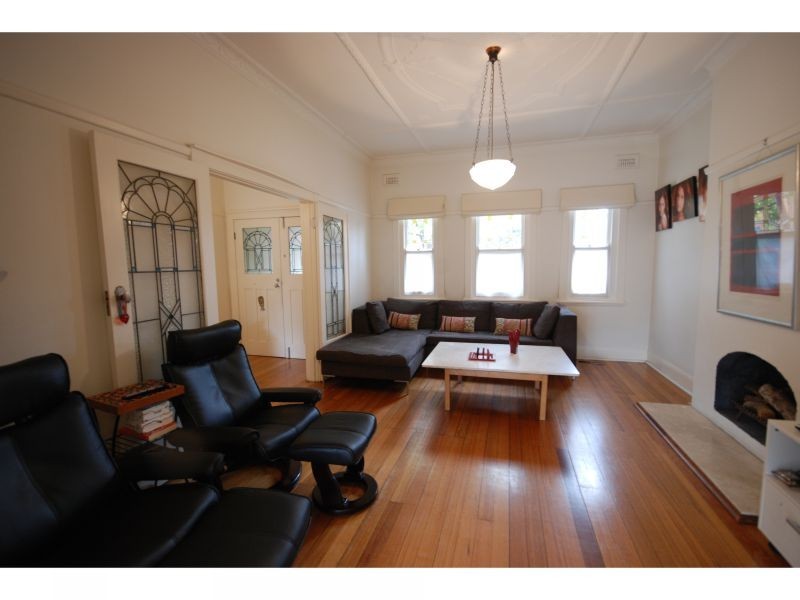 11 Hammerdale Avenue, St Kilda East VIC 3183