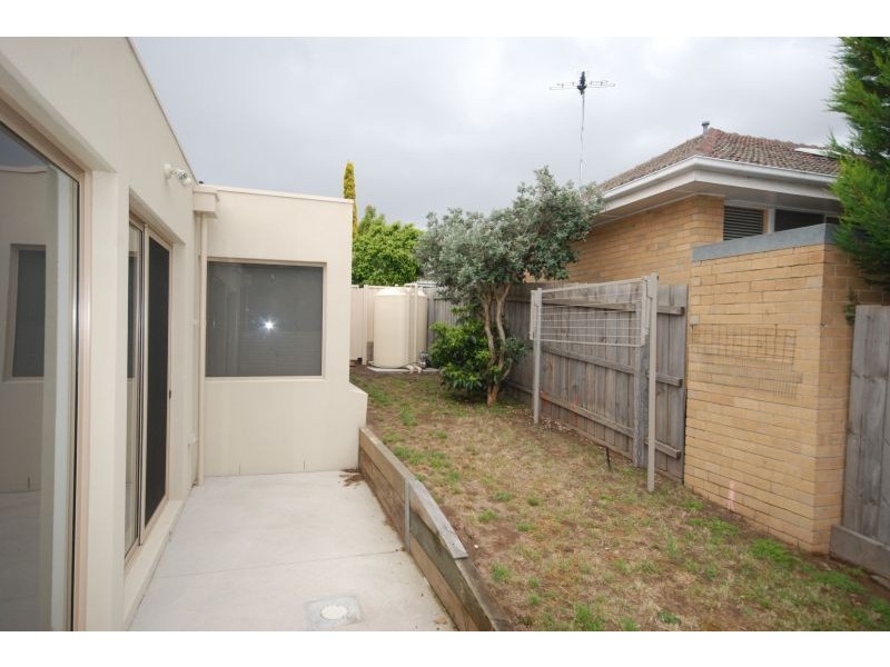 5/16 Lind Street, Strathmore VIC 3041