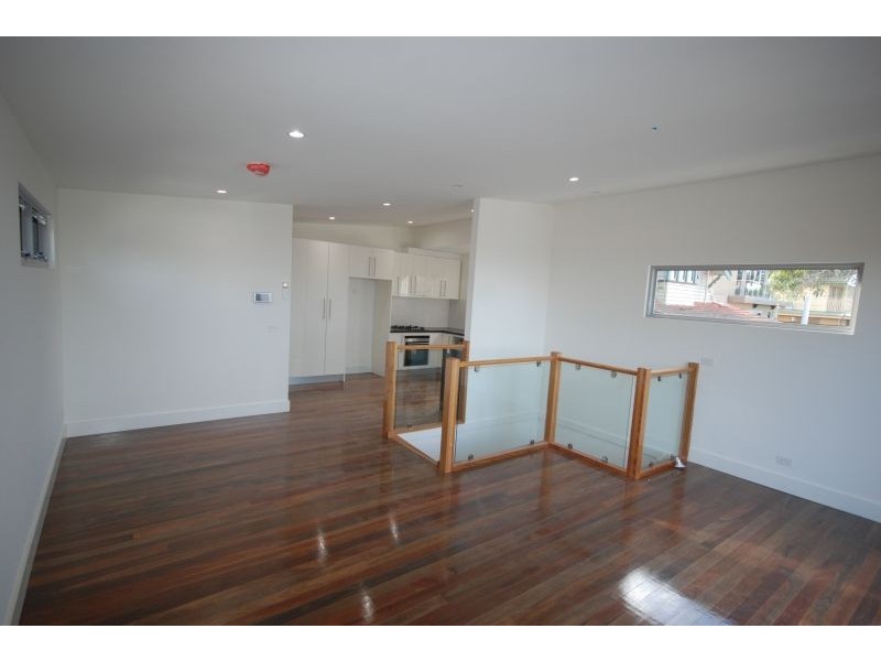 2/290 Pascoe Vale Road, Essendon VIC 3040