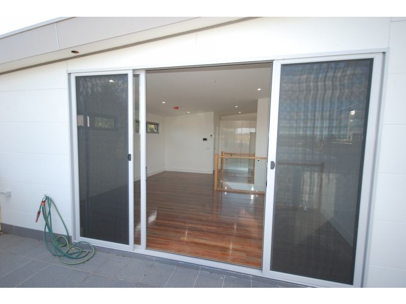 2/290 Pascoe Vale Road, Essendon VIC 3040