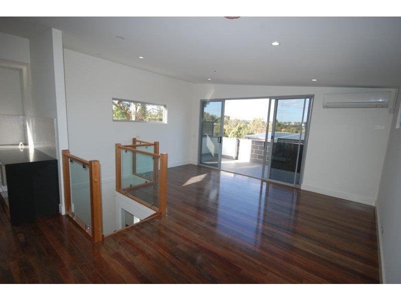 2/290 Pascoe Vale Road, Essendon VIC 3040