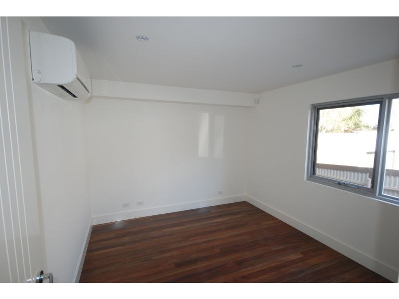 2/290 Pascoe Vale Road, Essendon VIC 3040