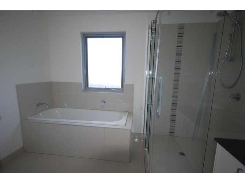 3/290 Pascoe Vale Road, Essendon VIC 3040