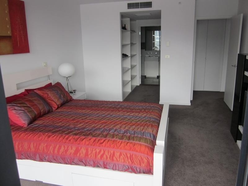 42/55 Victoria Harbour Promenade, Docklands VIC 3008