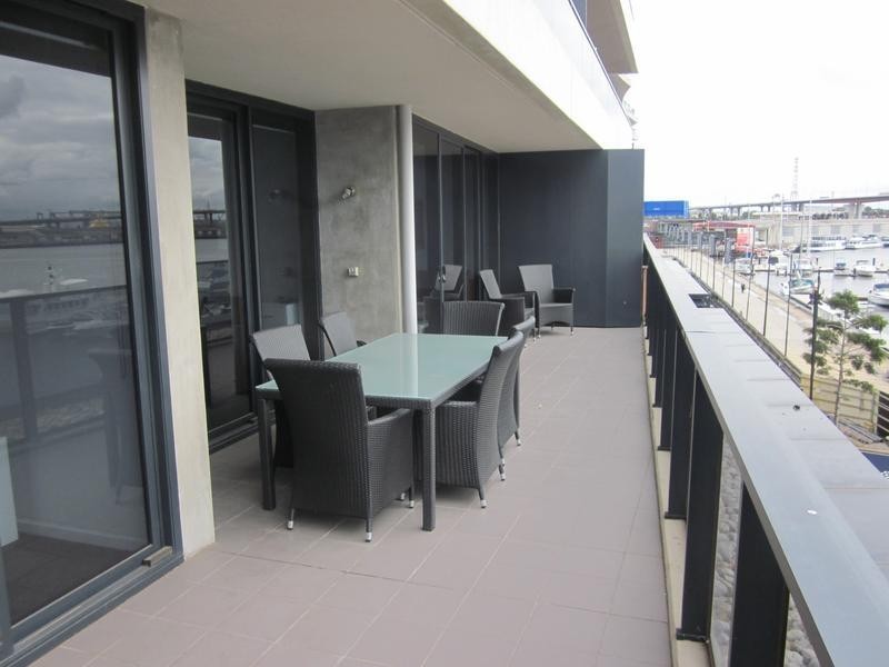 42/55 Victoria Harbour Promenade, Docklands VIC 3008