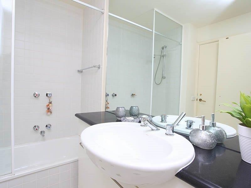 7/2 Wellington Cresent, East Melbourne VIC 3002