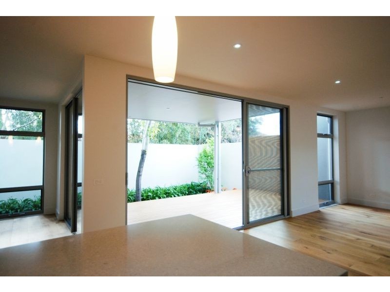 1/5 Mathoura Road, Toorak VIC 3142