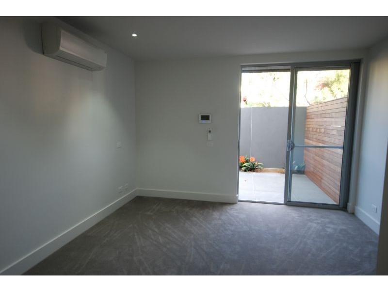 1/5 Mathoura Road, Toorak VIC 3142