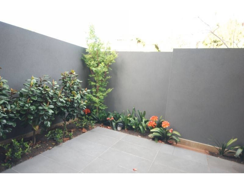 1/5 Mathoura Road, Toorak VIC 3142