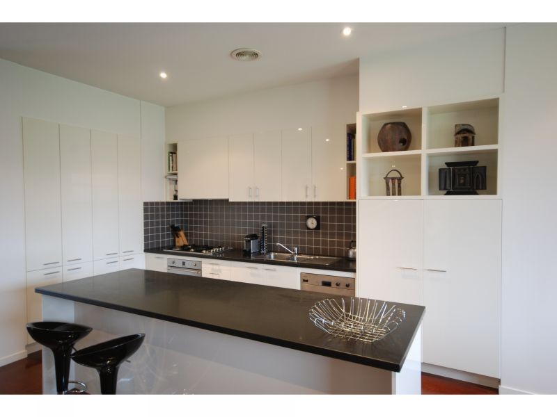 17 Park Drive, Clifton Hill VIC 3068