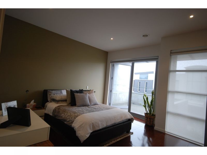 17 Park Drive, Clifton Hill VIC 3068