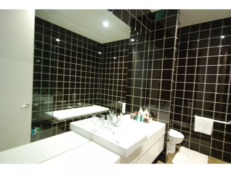 17 Park Drive, Clifton Hill VIC 3068