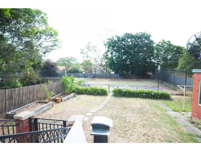 28 Yeovil Road, Glen Iris VIC 3146