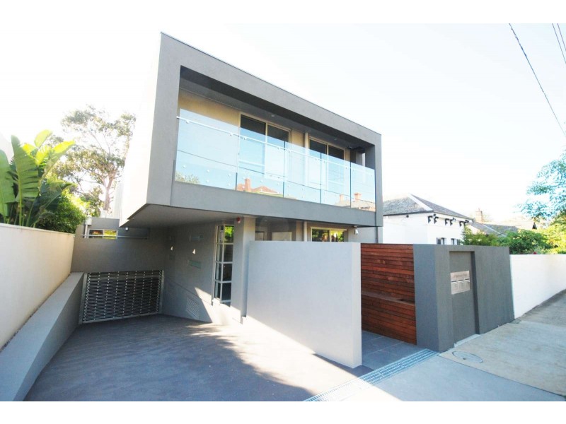 5 Mathoura Road, Toorak VIC 3142