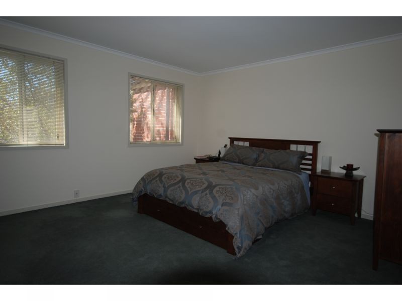 22 Eva Buhlert Close, Brunswick VIC 3056