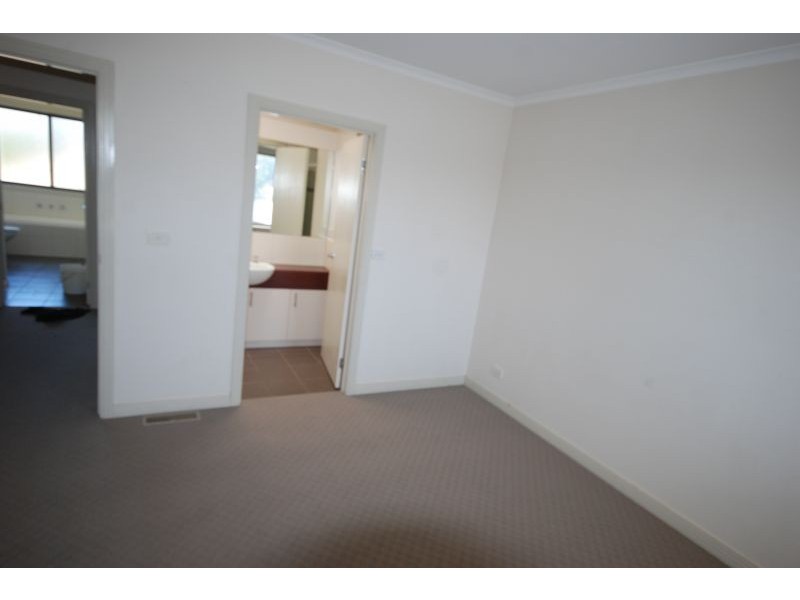 6/2A Snow Street, Keilor Park VIC 3042