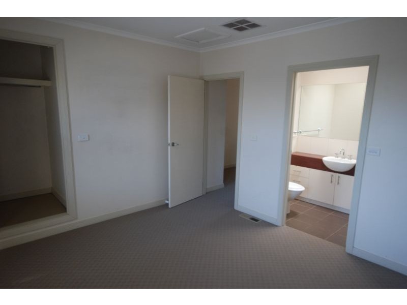 6/2A Snow Street, Keilor Park VIC 3042