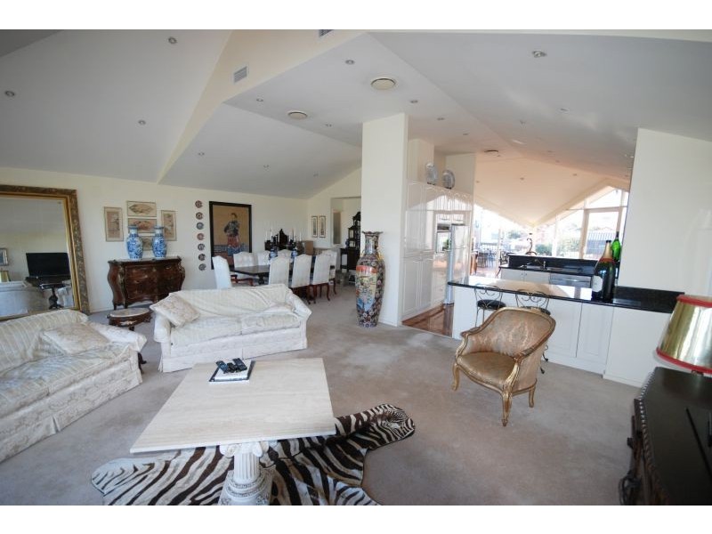 279 Beaconsfield Parade, Middle Park VIC 3206
