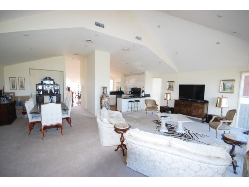 279 Beaconsfield Parade, Middle Park VIC 3206