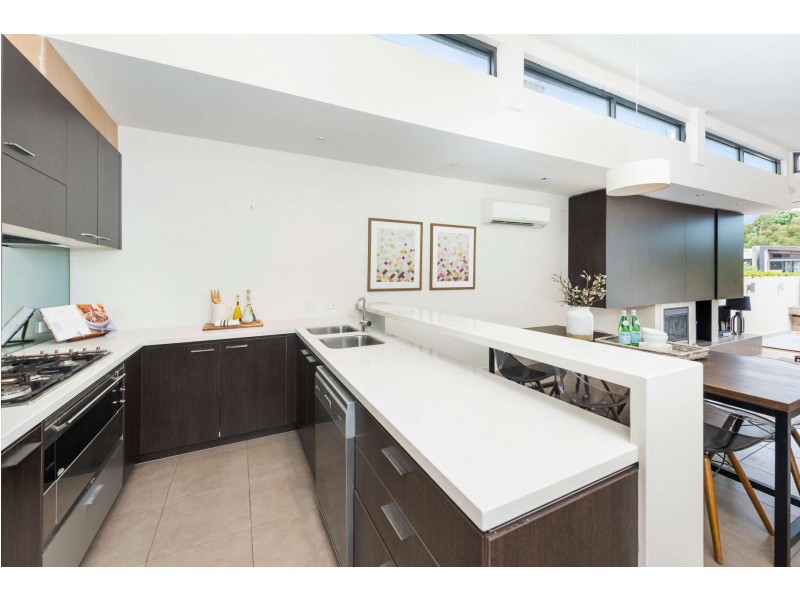 8B Urquhart Street, Northcote VIC 3070