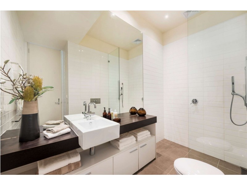 8B Urquhart Street, Northcote VIC 3070