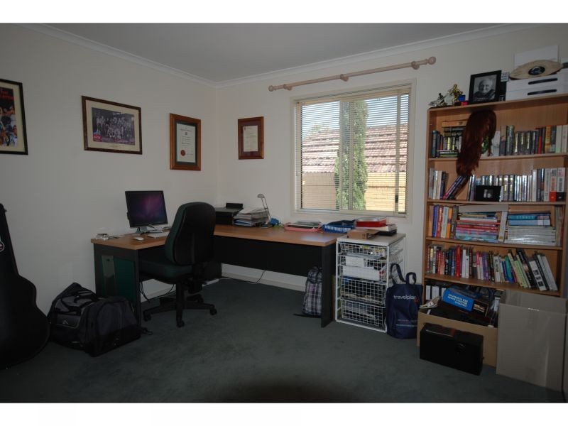 22 Eva Buhlert Close, Brunswick VIC 3056