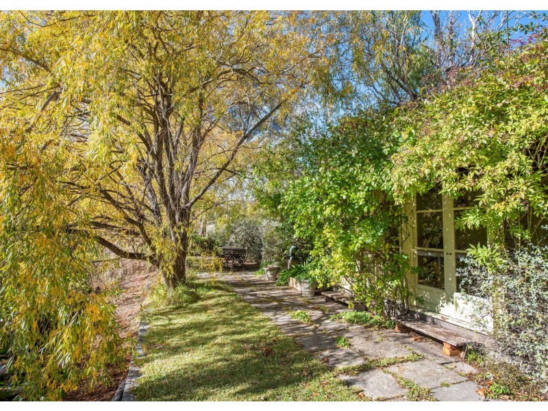61 Thompsons Road, Harcourt VIC 3453