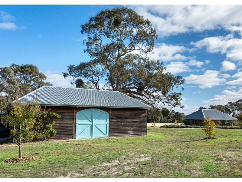 61 Thompsons Road, Harcourt VIC 3453