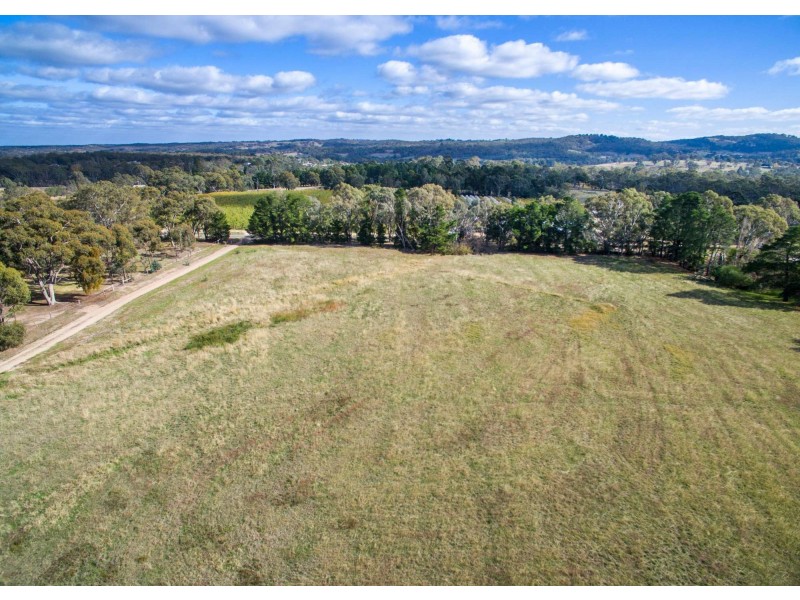 61 Thompsons Road, Harcourt VIC 3453