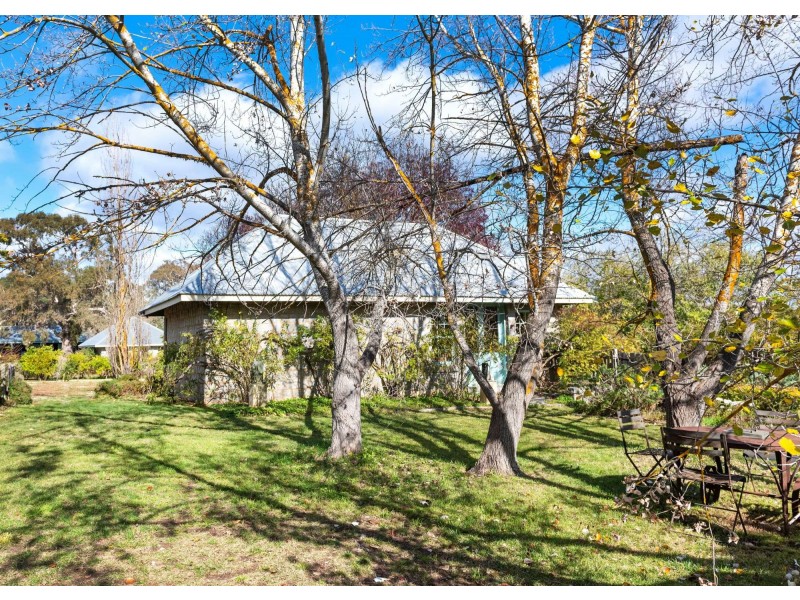 61 Thompsons Road, Harcourt VIC 3453