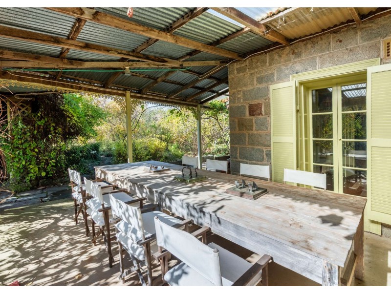 61 Thompsons Road, Harcourt VIC 3453