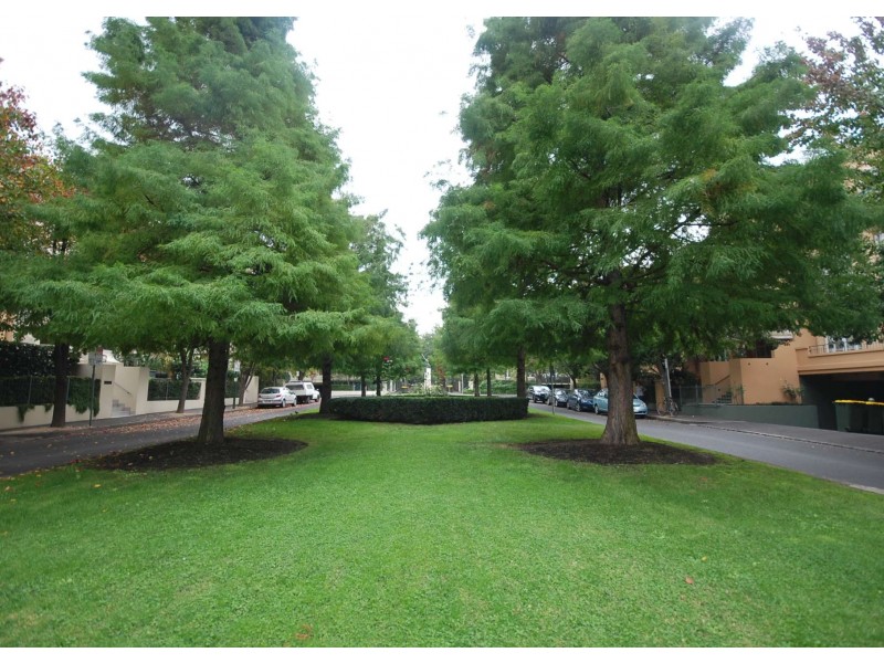 18/1 Wellington Crescent, East Melbourne VIC 3002