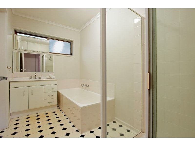 1/14 Fulton Crescent, Burwood VIC 3125