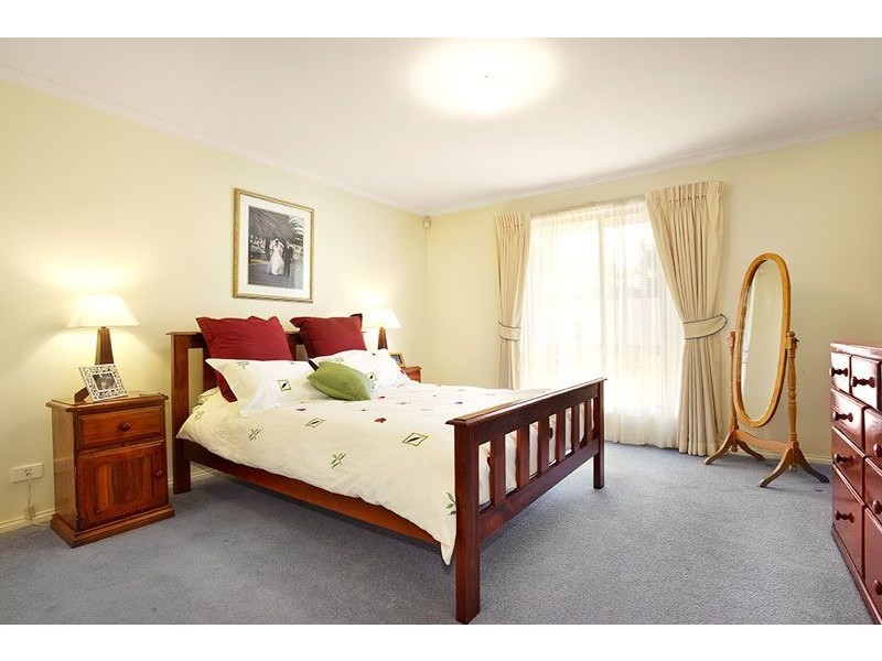 3/6 Halls Parade, Mitcham VIC 3132