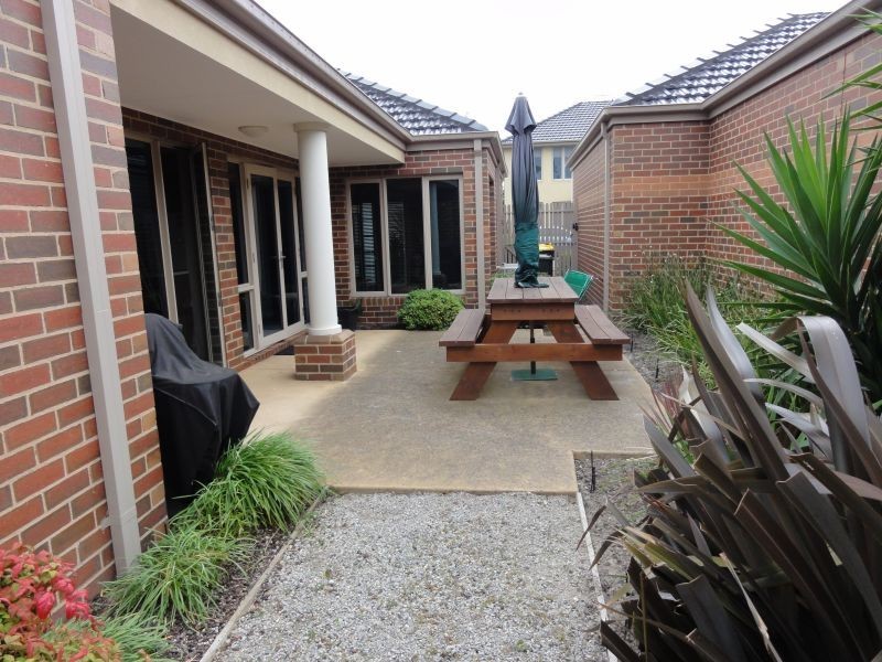 18 Jade Circuit, Burwood East VIC 3151
