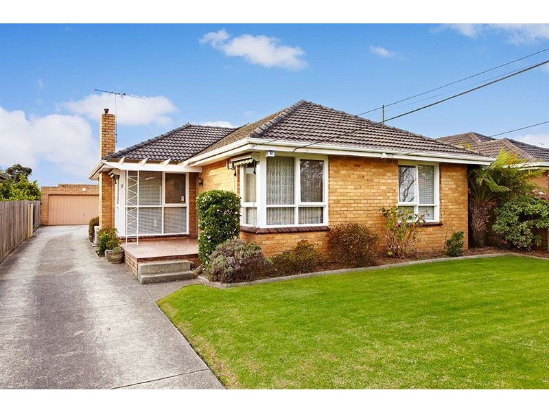 7 Taylor Avenue, Burwood East VIC 3151