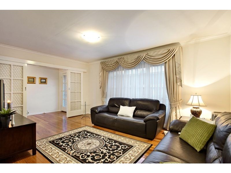 11/17 Kingsley Crescent, Mont Albert VIC 3127