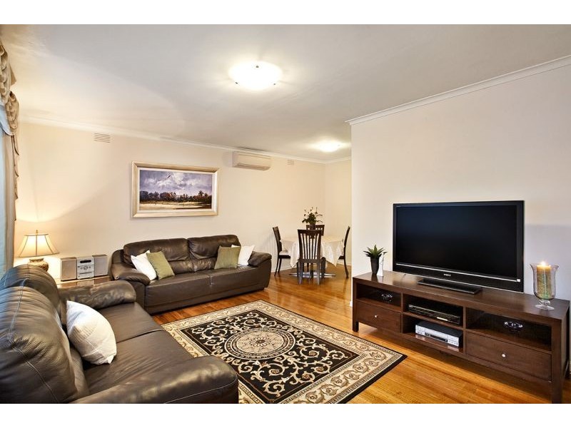 11/17 Kingsley Crescent, Mont Albert VIC 3127