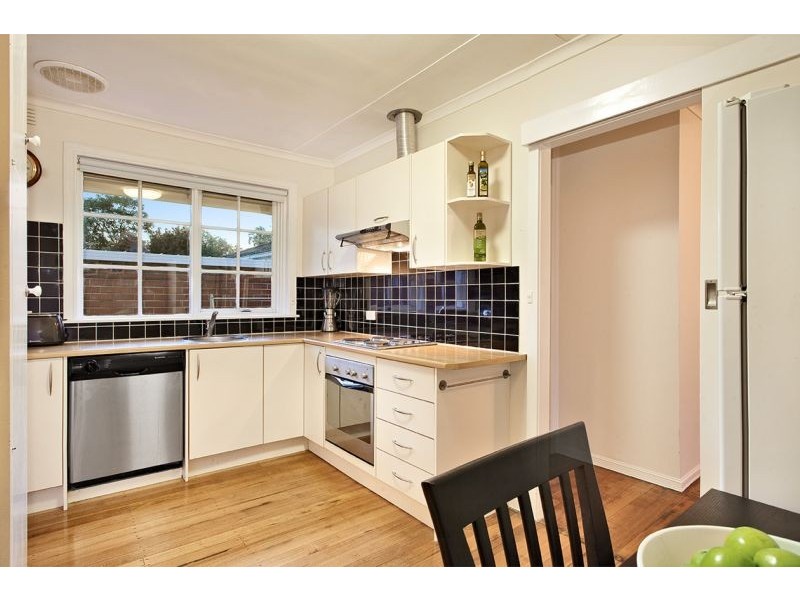 11/17 Kingsley Crescent, Mont Albert VIC 3127