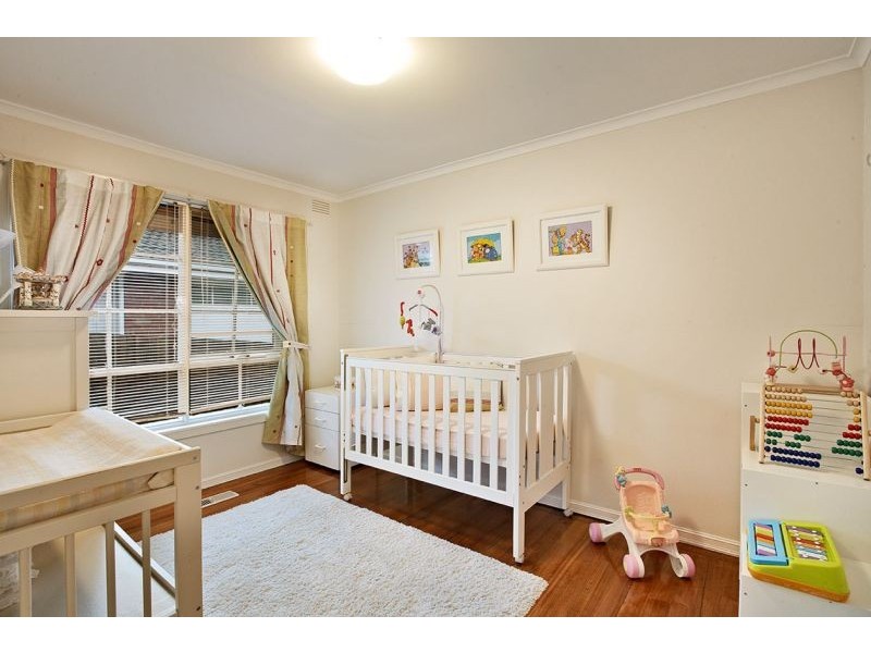 11/17 Kingsley Crescent, Mont Albert VIC 3127