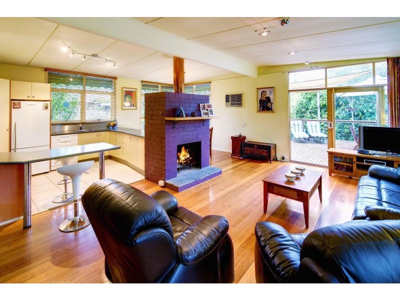 27 Lee Ann Street, Blackburn South VIC 3130