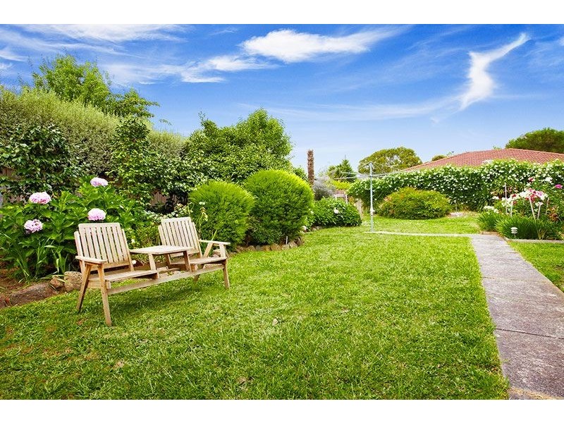 27 Elder Street, Blackburn VIC 3130