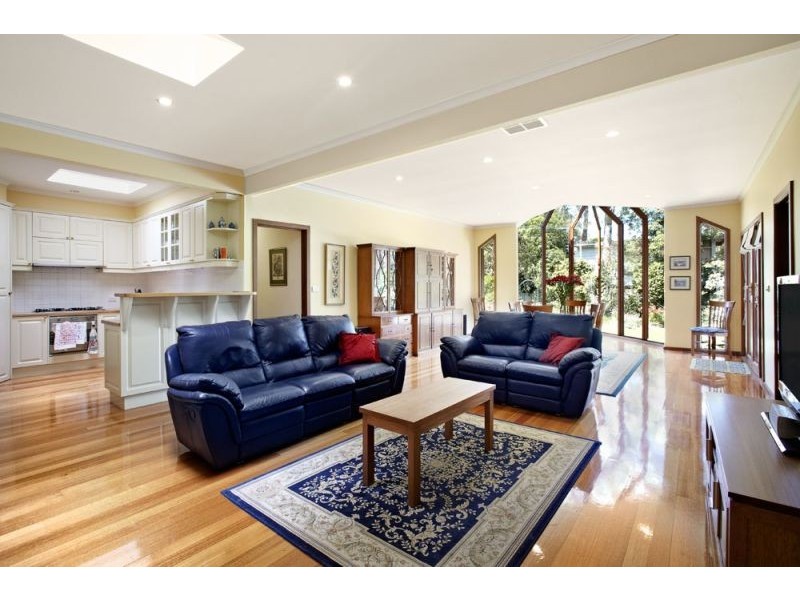 30 Glen Ebor Avenue, Blackburn VIC 3130