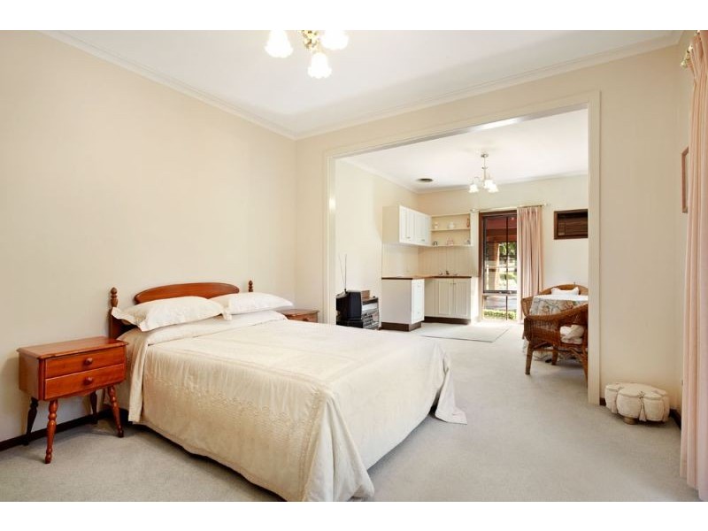 30 Glen Ebor Avenue, Blackburn VIC 3130