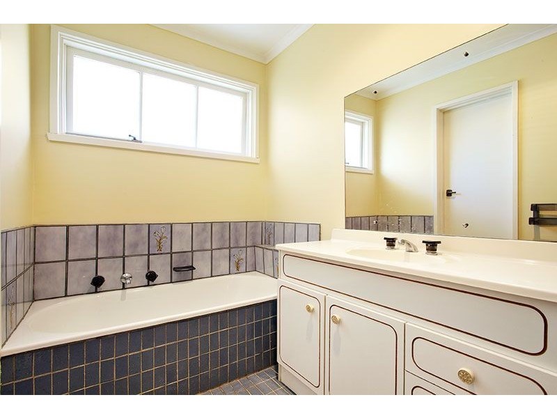 3/15 Wickham Avenue, Forest Hill VIC 3131