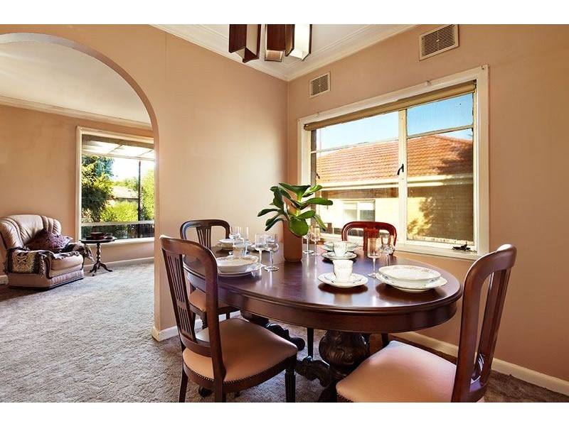 20 Morrie Crescent, Blackburn North VIC 3130